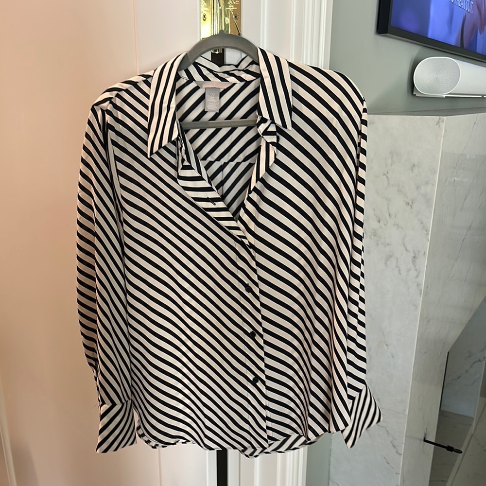 H&M Black and White Button Down Shirt with Notched Collar